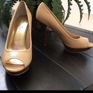 Paris Hilton open Toe Platform Pumps Size 7.5